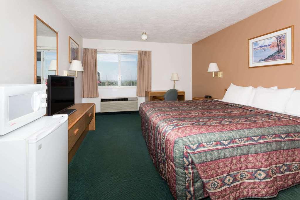 Quality Inn & Suites McCook Exteriör bild