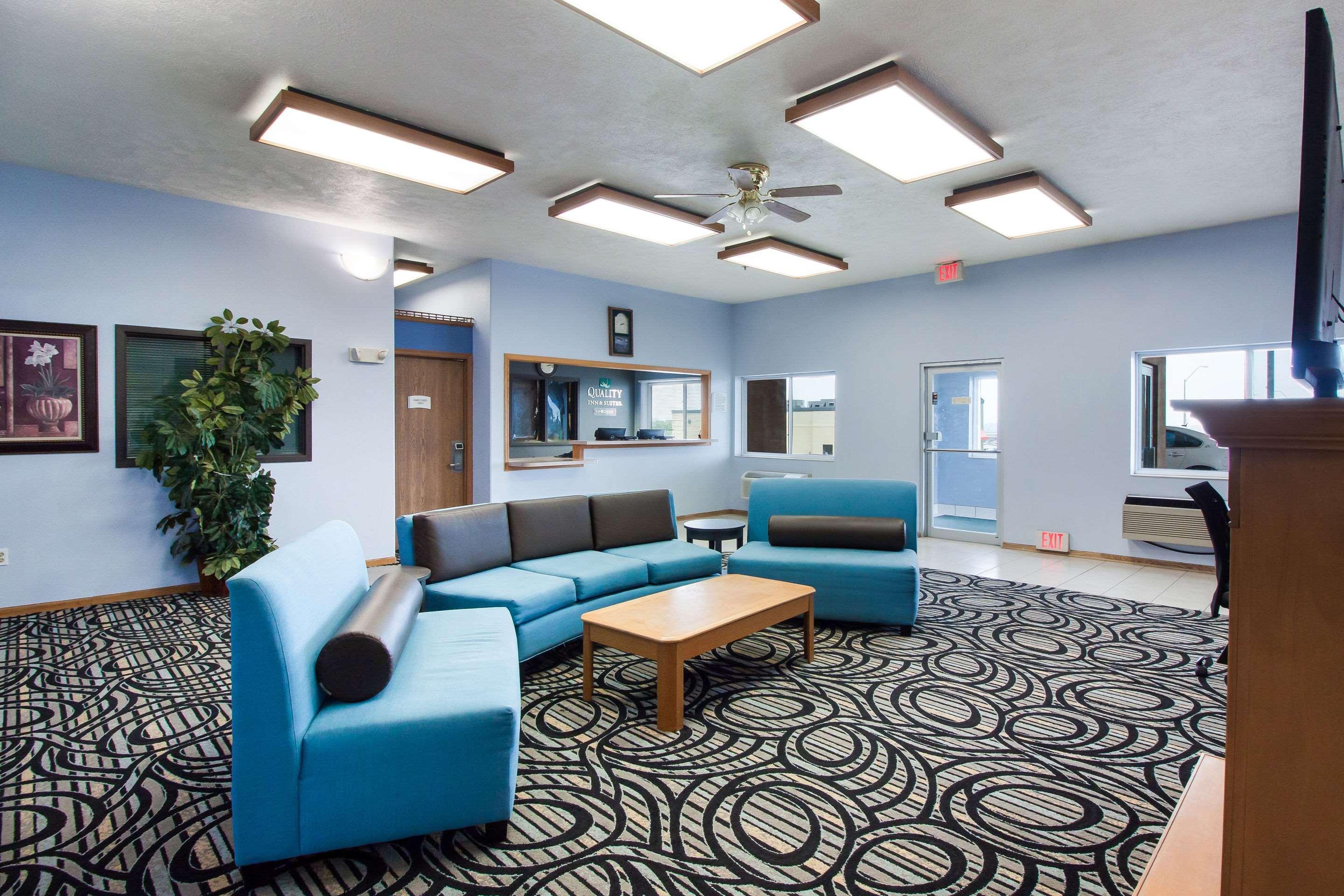 Quality Inn & Suites McCook Exteriör bild