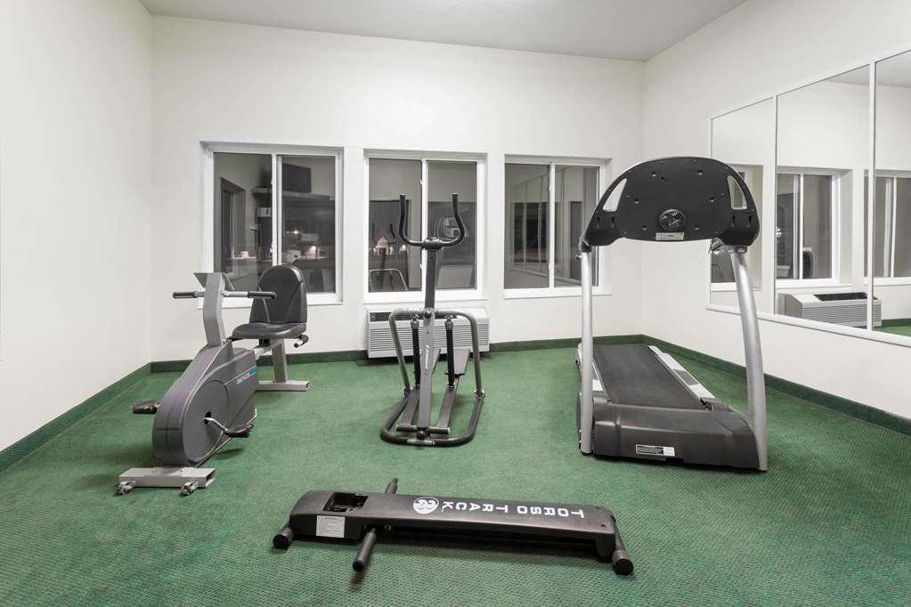 Quality Inn & Suites McCook Exteriör bild