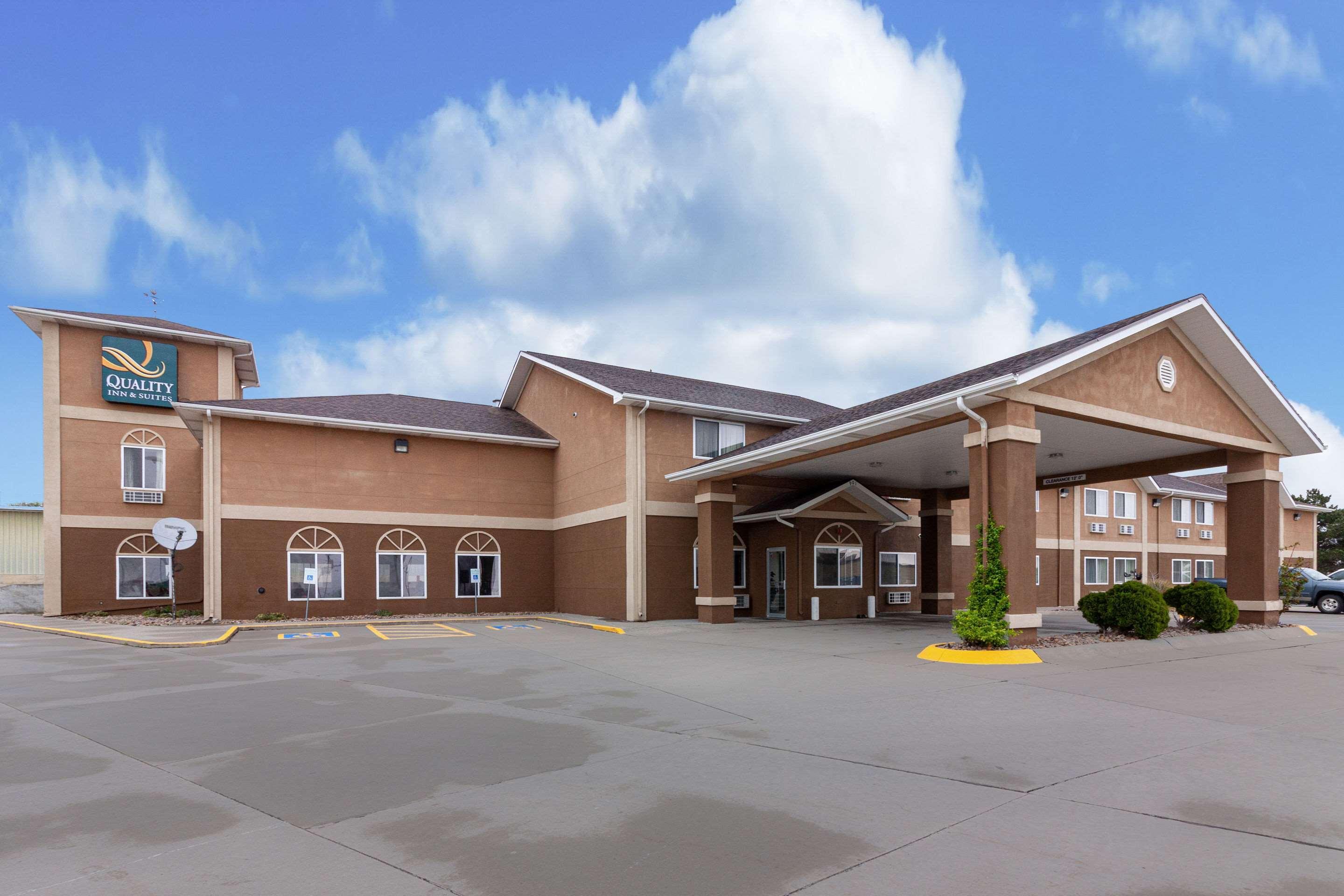 Quality Inn & Suites McCook Exteriör bild